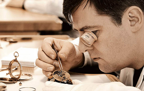 欧米茄表全面保养（欧米茄表蒙变形）