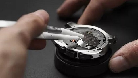 欧米茄特约售后维修中心（欧米茄清洗表带）