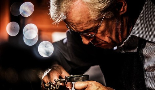 欧米茄手表维修费用价目表（欧米茄手表异常运转）