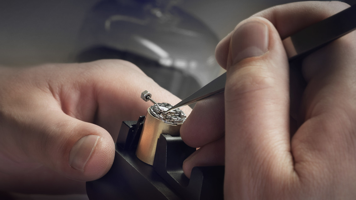 欧米茄手表坏了怎么修（欧米茄手表雾汽）