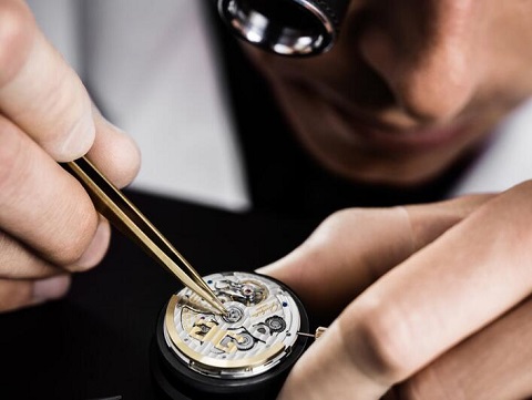 欧米茄手表维修价目表（欧米茄手表出现滑丝）